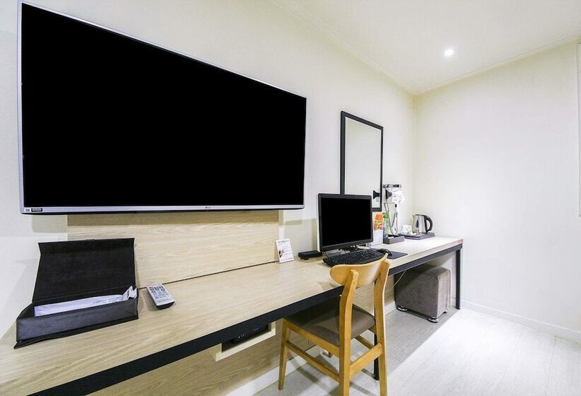 Standard Room, White