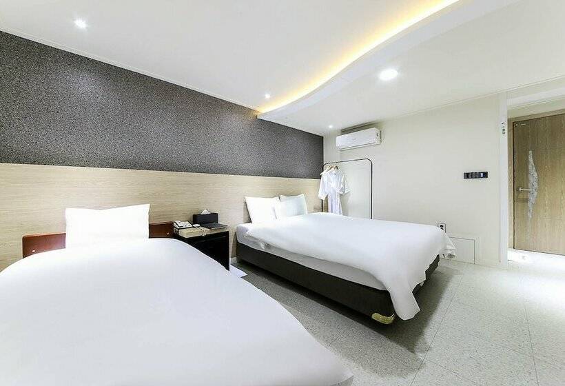 Standard Room, White