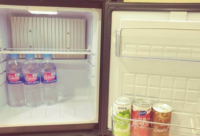 Standard Room, White