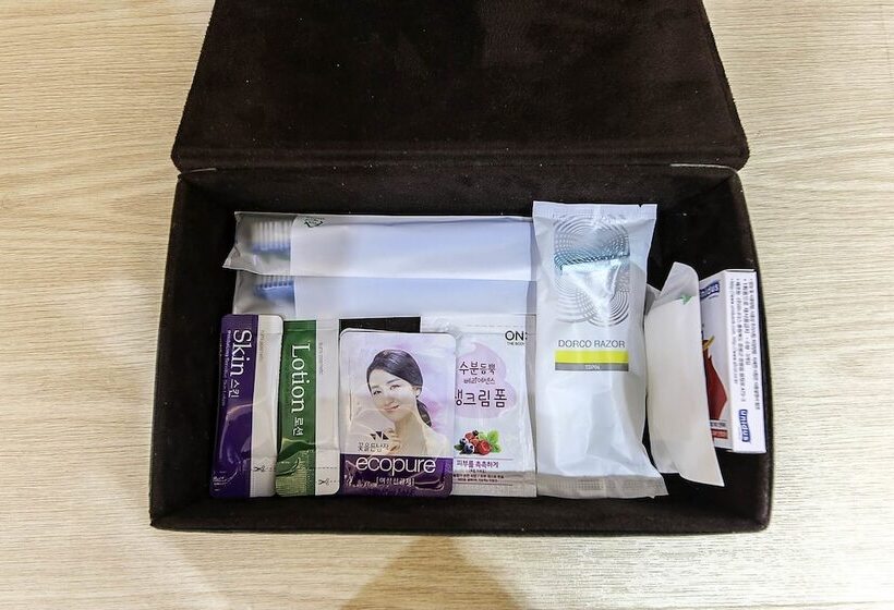 Standard Room, White