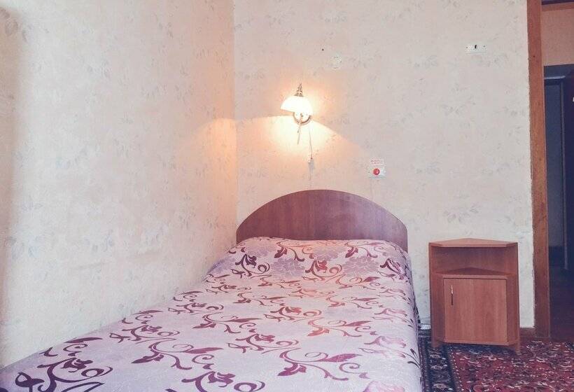 غرفة قياسية فردية, Zhovtneviy