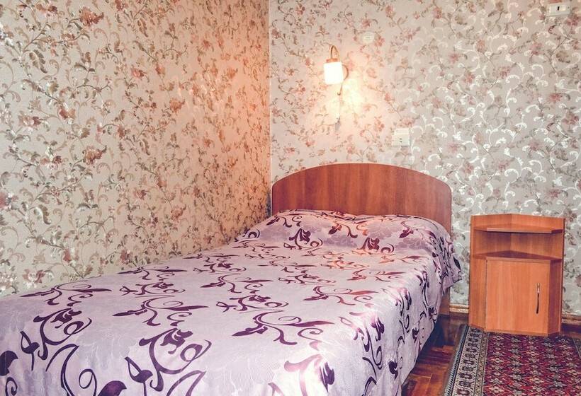 غرفة إقتصادية فردية, Zhovtneviy