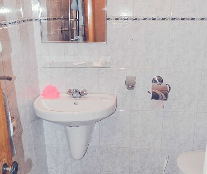 غرفة قياسية فردية, Zhovtneviy