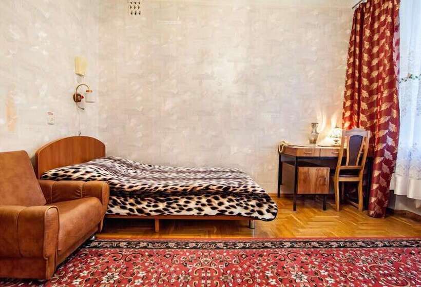 غرفة قياسية فردية, Zhovtneviy