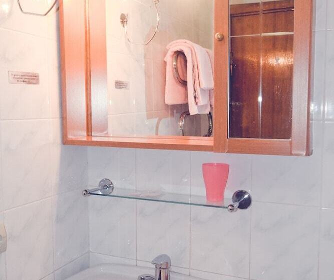 غرفة قياسية, Zhovtneviy