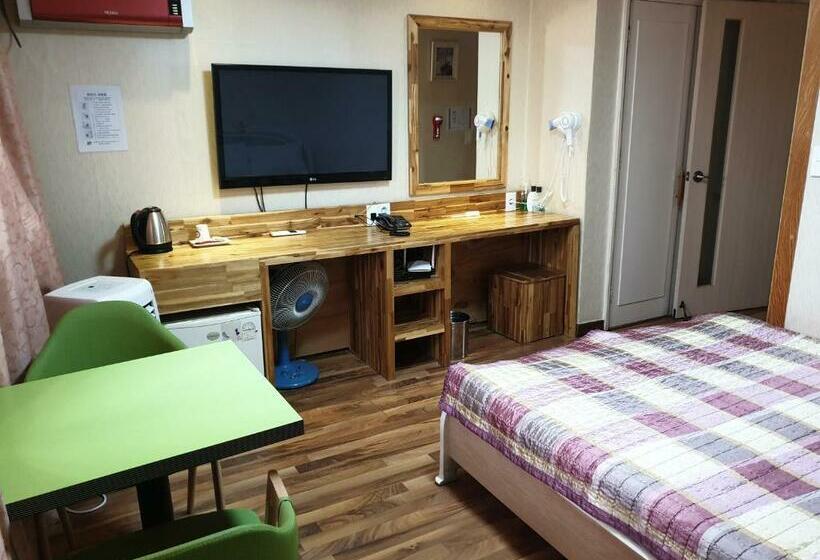 スタンダードルーム, Green And Blue