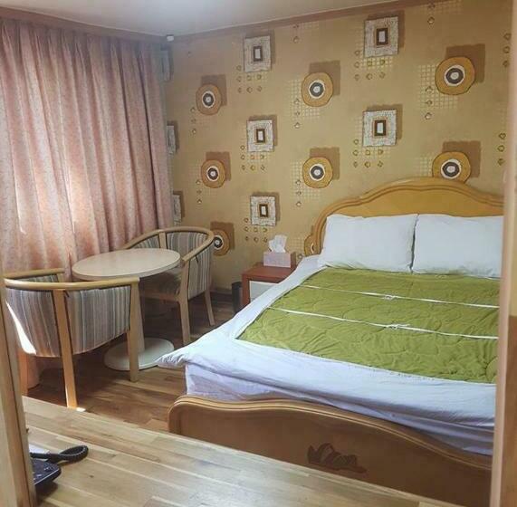 スタンダードルーム, Green And Blue