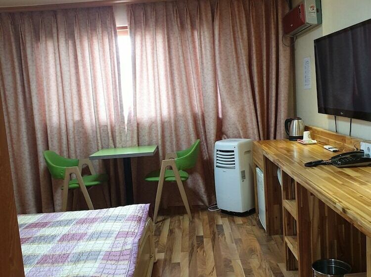 スタンダードルーム, Green And Blue