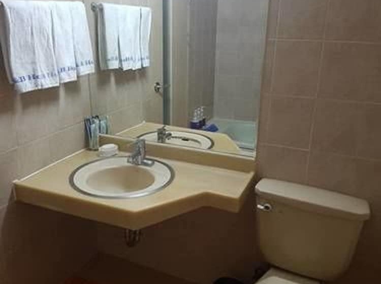 スタンダードルーム, Green And Blue