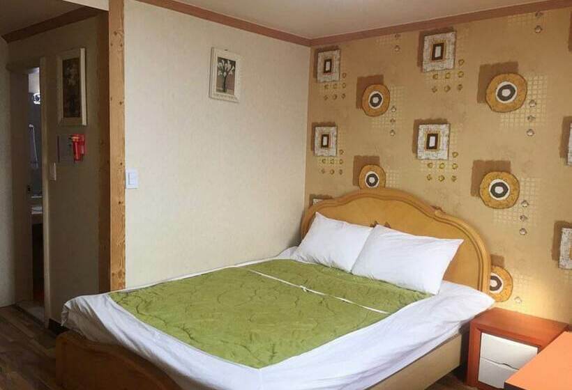 スタンダードルーム, Green And Blue