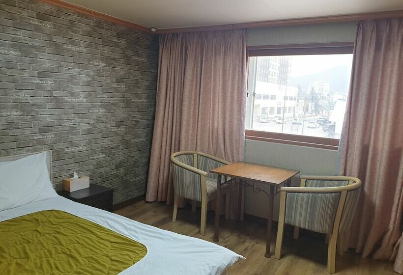 スタンダードルーム, Green And Blue