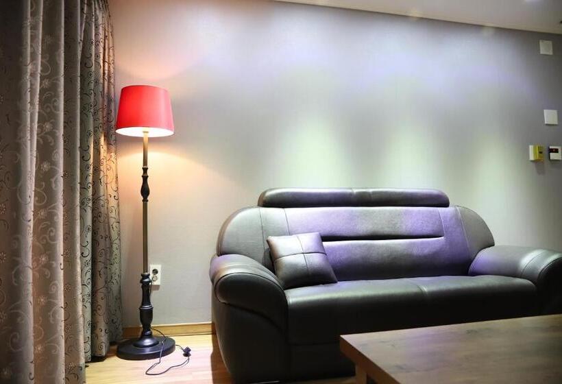 سوییت, Residence Hotel Lamia