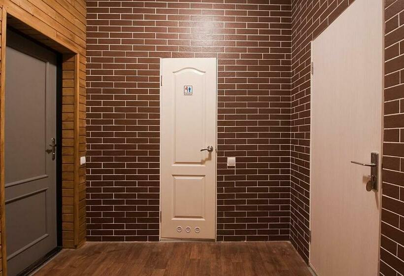 تختخواب در اتاق مشترک, Tsentr Hostel