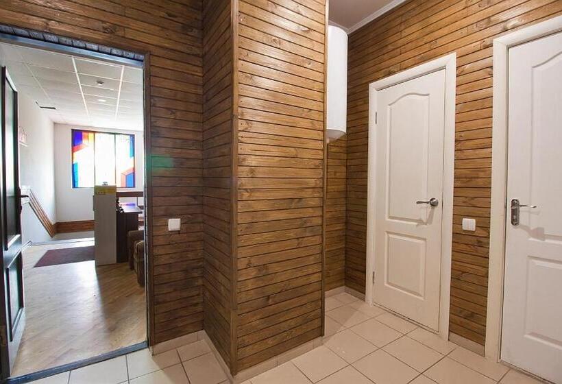 تختخواب در اتاق مشترک, Tsentr Hostel