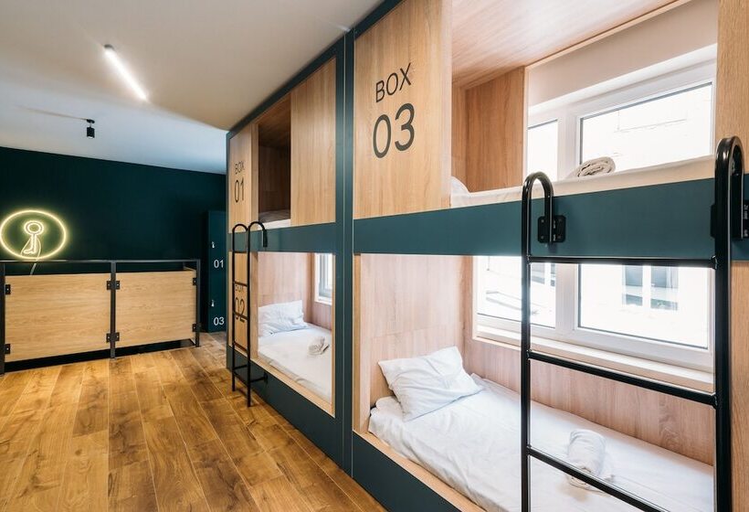 تختخواب در اتاق مشترک, Yard Hostel & Coffee