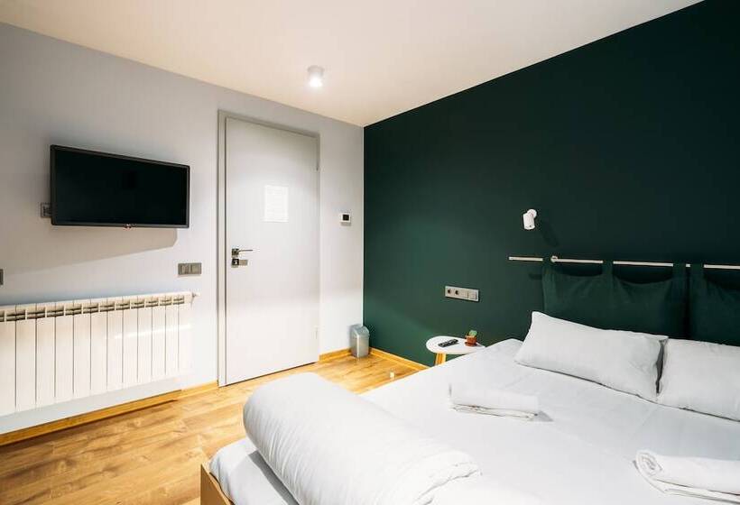 اتاق استاندارد با سرویس بهداشتی مشترک, Yard Hostel & Coffee