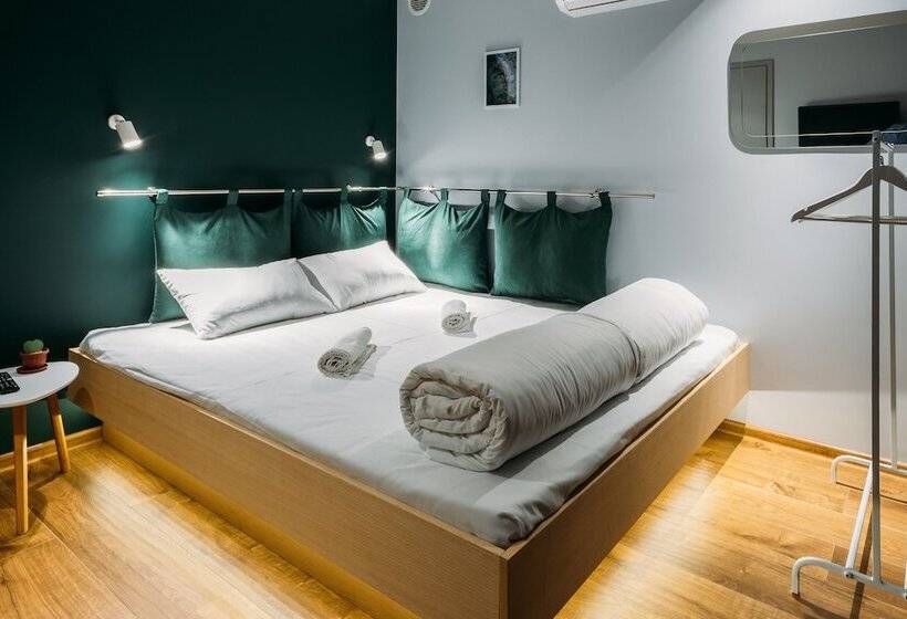 اتاق استاندارد با سرویس بهداشتی مشترک, Yard Hostel & Coffee
