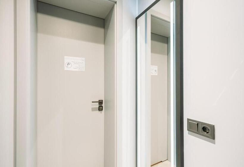 اتاق استاندارد سه تخته با سرویس بهداشتی مشترک, Yard Hostel & Coffee