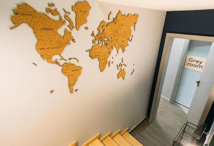 تختخواب در اتاق مشترک, Yard Hostel & Coffee