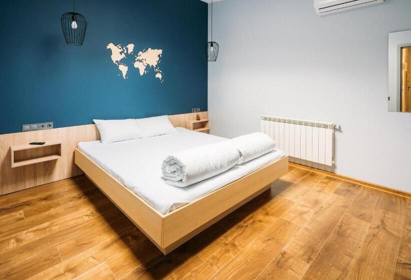 اتاق استاندارد با سرویس بهداشتی مشترک, Yard Hostel & Coffee