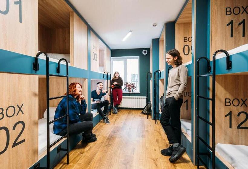 تختخواب در اتاق مشترک, Yard Hostel & Coffee