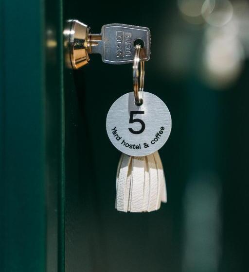 سرير فى غرفة مشتركه, Yard Hostel & Coffee