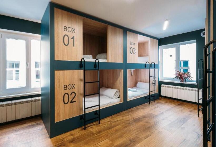 تختخواب در اتاق مشترک, Yard Hostel & Coffee