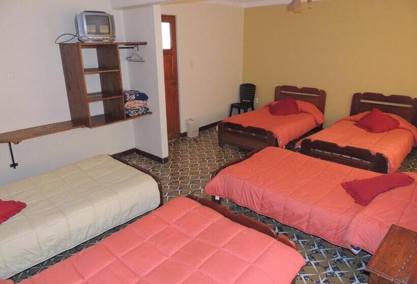 تختخواب در اتاق مشترک, Refugio Del Turista