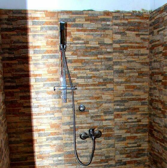 חדר אקונומי, Aragorn Villa