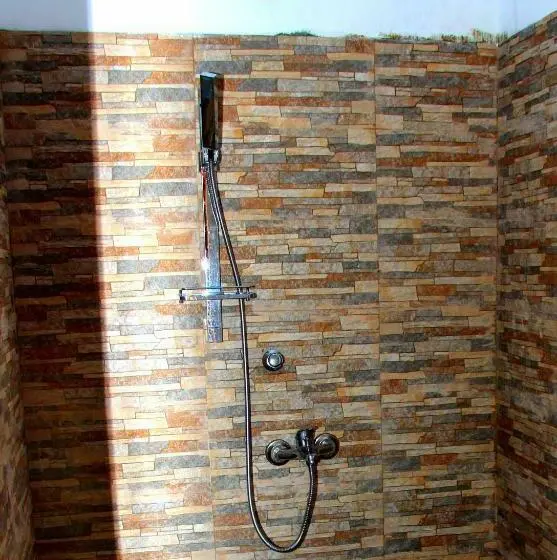Economy-huone, Aragorn Villa