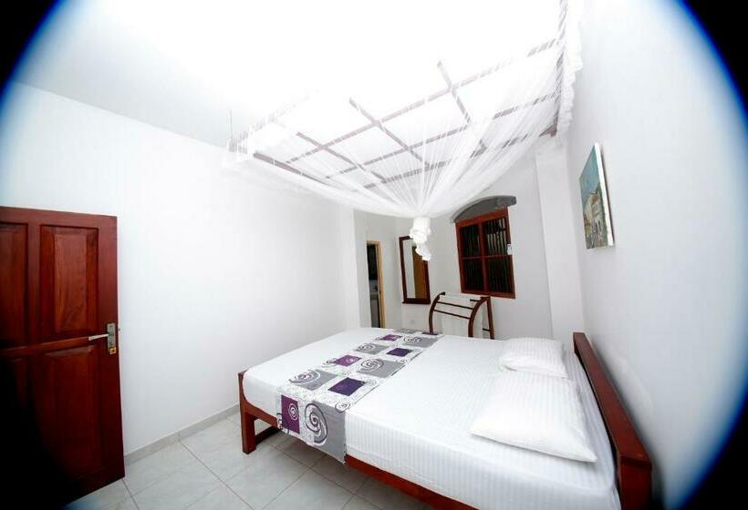 חדר אקונומי, Aragorn Villa