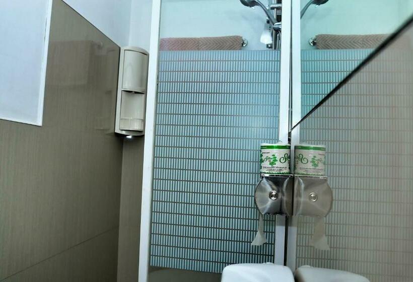 Deluxe Rum, Camellia Dwelling