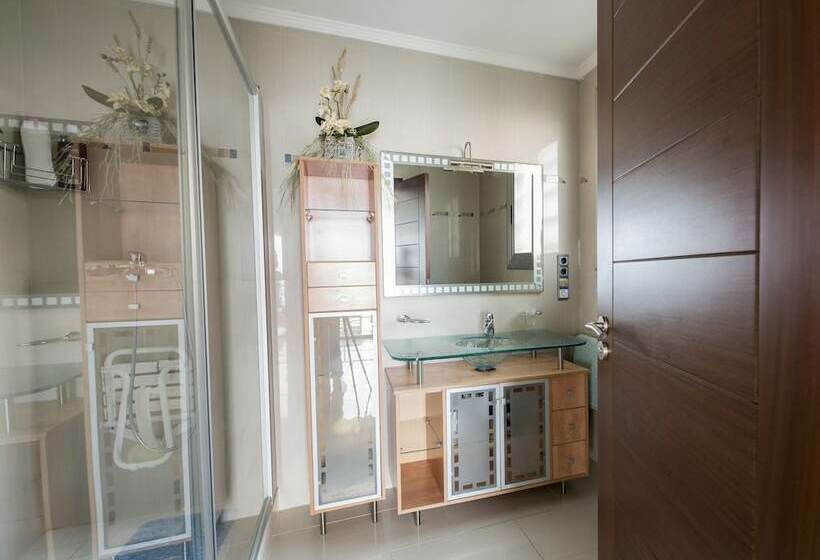 Студия Премиум, La Estrella Del Mediterráneo   Adutls Only