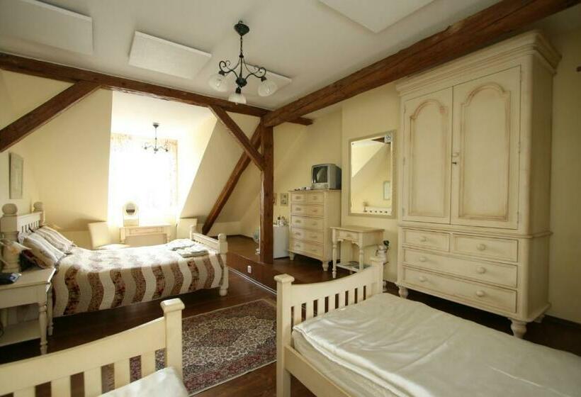 חדר סטנדרט לארבעה, Pension Grant Lux Znojmo