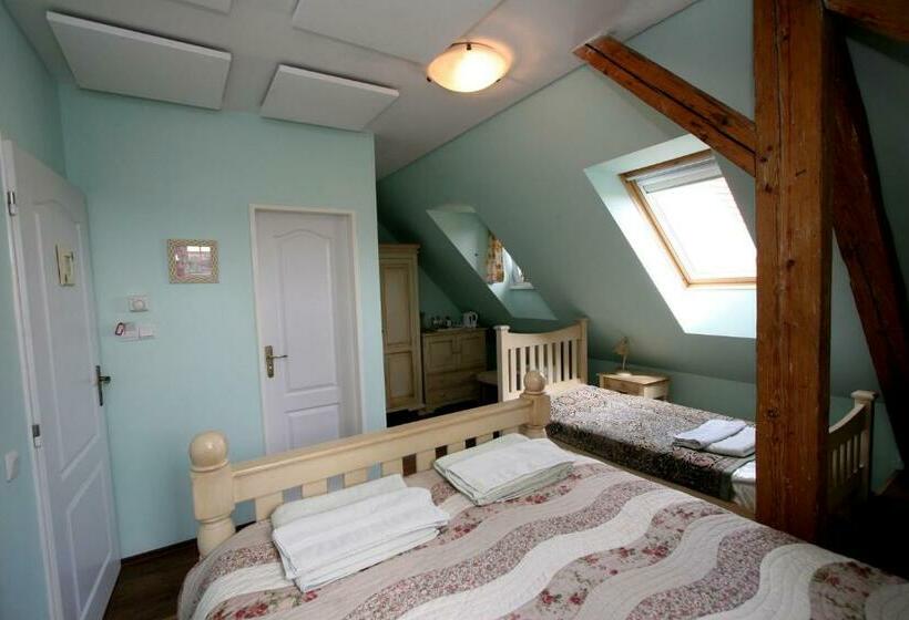 חדר סטנדרט לשלושה, Pension Grant Lux Znojmo