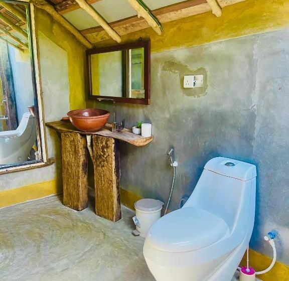 バルコニー付きデラックスルーム, Habarana Tree House Ambasewana Resort