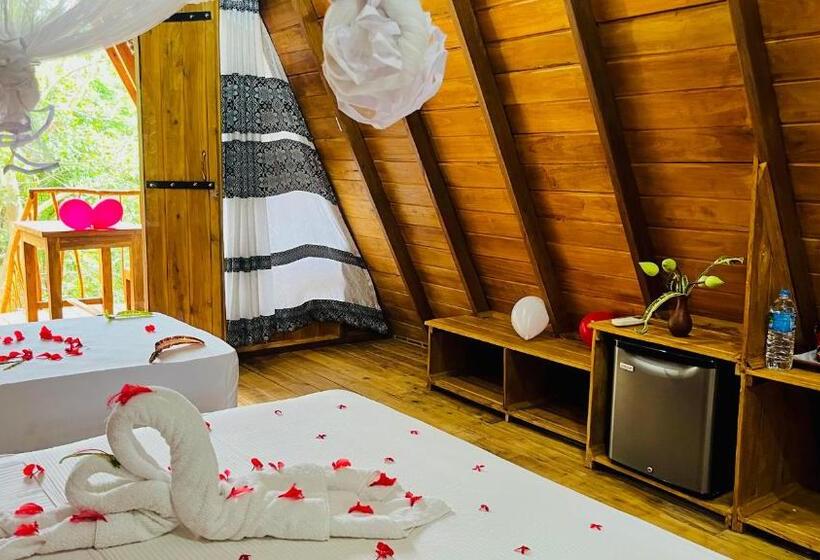バルコニー付きスタンダードトリプルルーム, Habarana Tree House Ambasewana Resort