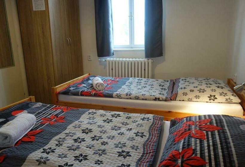 Quarto Estandar Banheiro Compartilhado, Hostel Bed   Breakfast Brno