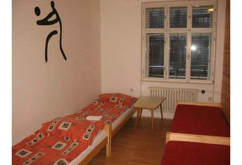 Standard Kolmen Hengen Huone Jaettu kylpyhuone, Bed & Breakfast Hostel Brno