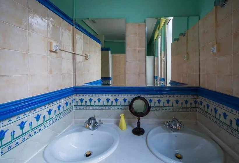 تختخواب در اتاق مشترک, Hostel Covent Garden By Gaiarooms