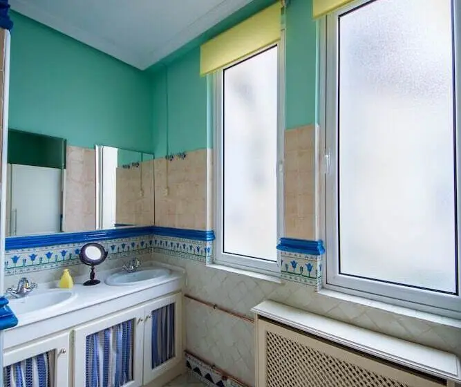 تختخواب در اتاق مشترک, Hostel Covent Garden By Gaiarooms