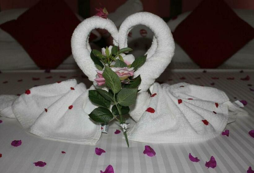 Люкс, East Lagoon