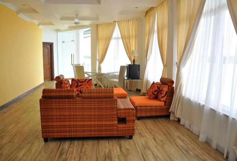 Люкс, East Lagoon