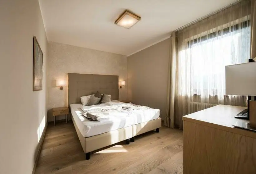 Superior Interior Room, Felderer Boutique