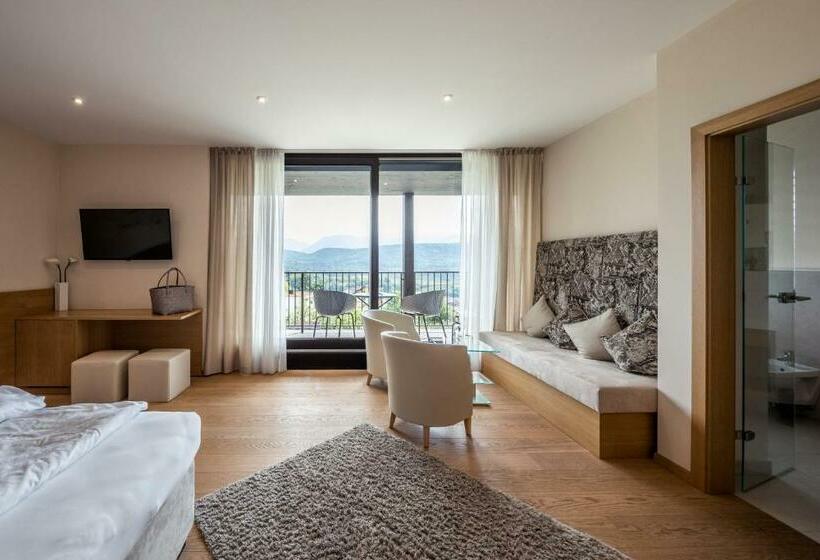 غرفة أساسية, Felderer Boutique