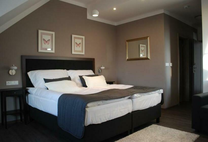 컴포트 룸, Koruna