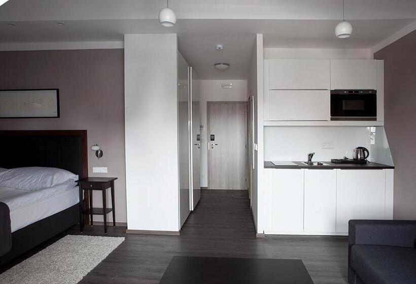 스탠다드 스튜디오, Koruna