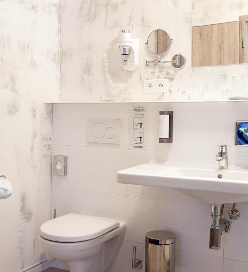 침실 1개 아파트, Koruna