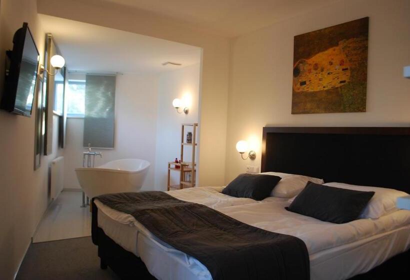 디럭스 룸, Koruna