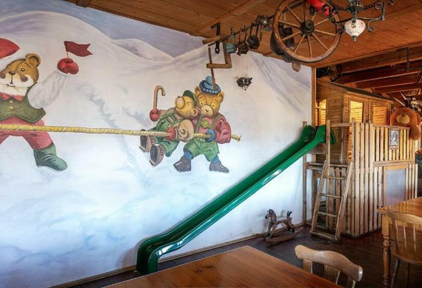 标准间, Křížový Vrch